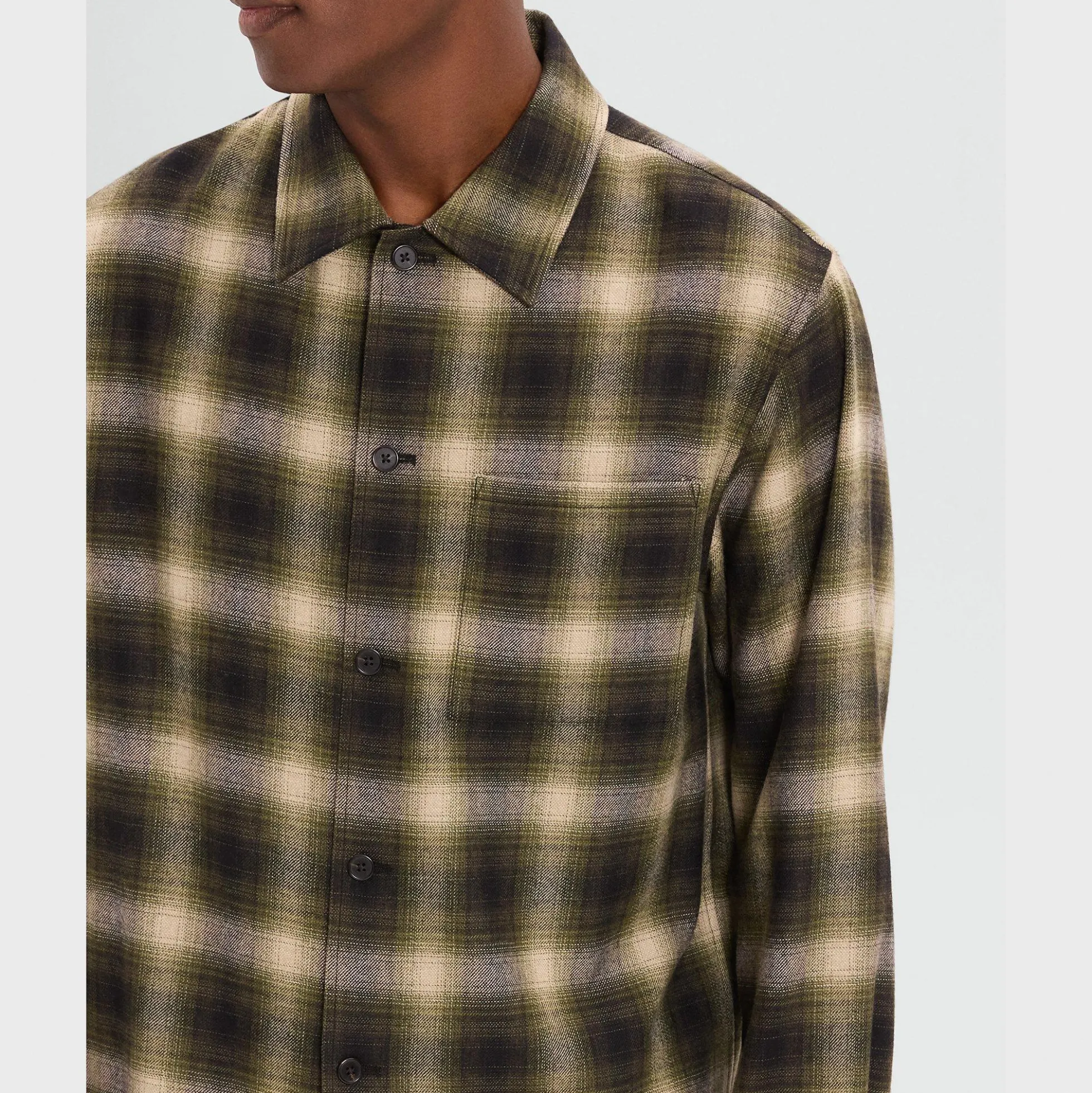 Button-Up Shirt in Jesi Wool