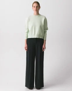 Cropped Crewneck Sweater in Light Bilen