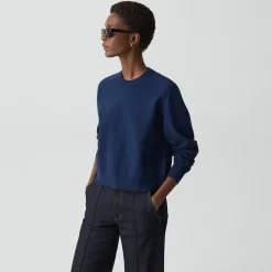 Cropped Crewneck Sweater in Light Bilen