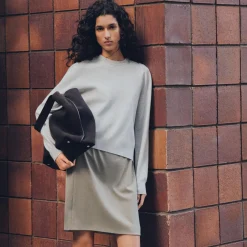 Cropped Crewneck Sweater in Light Bilen