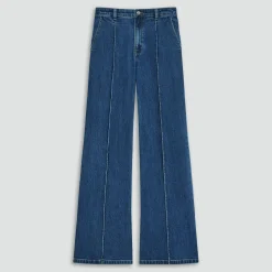 Fluid Flare Jean in Essential Denim