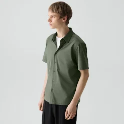 Irving Short-Sleeve Shirt in Structure Knit
