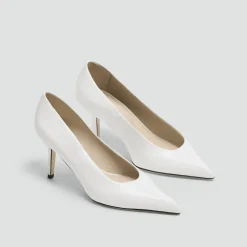 Pointed-Toe Pump in Leather