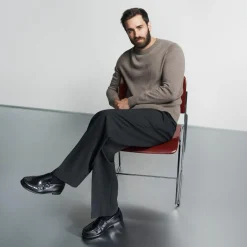Relaxed Pleat Pant in Cashmere-Blend Flannel