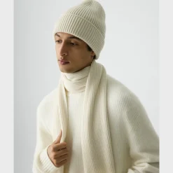 Ribbed Beanie in Cashmere