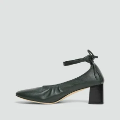 Ruched Pump in Smooth Leather