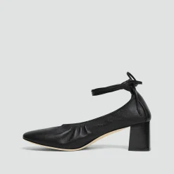 Ruched Pump in Smooth Leather