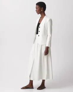 Shrunken Three-Button Blazer in Good Linen