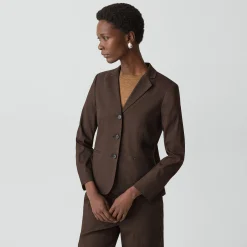 Shrunken Three-Button Blazer in Good Linen
