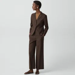 Shrunken Three-Button Blazer in Good Linen