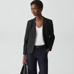 Shrunken Three-Button Blazer in Good Linen