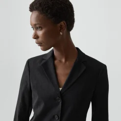 Shrunken Three-Button Blazer in Good Linen