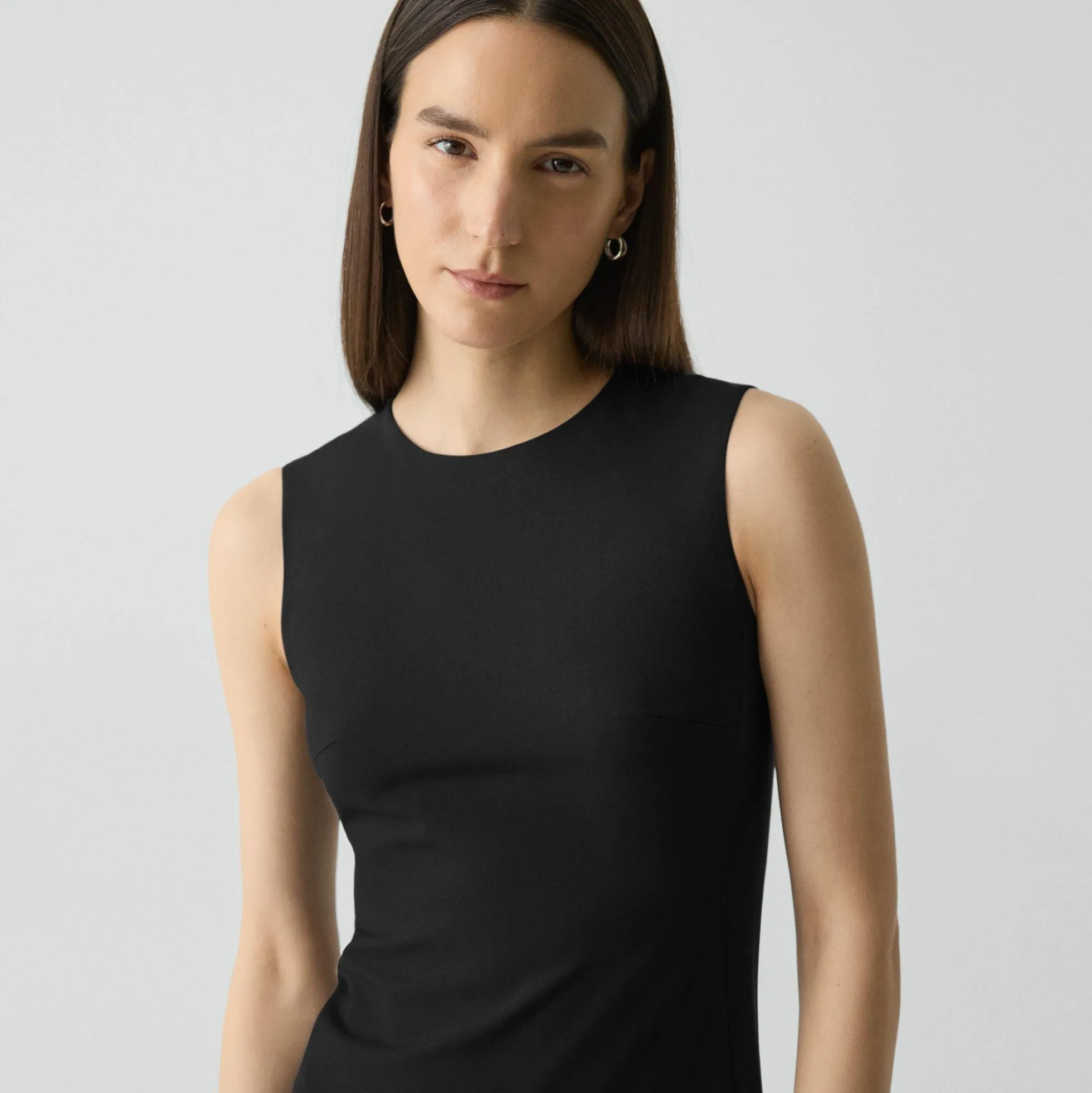 Sleeveless Fitted Dress in Good Wool