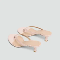 Thong Sandal in Leather