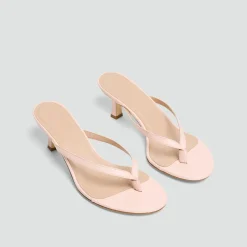 Thong Sandal in Leather