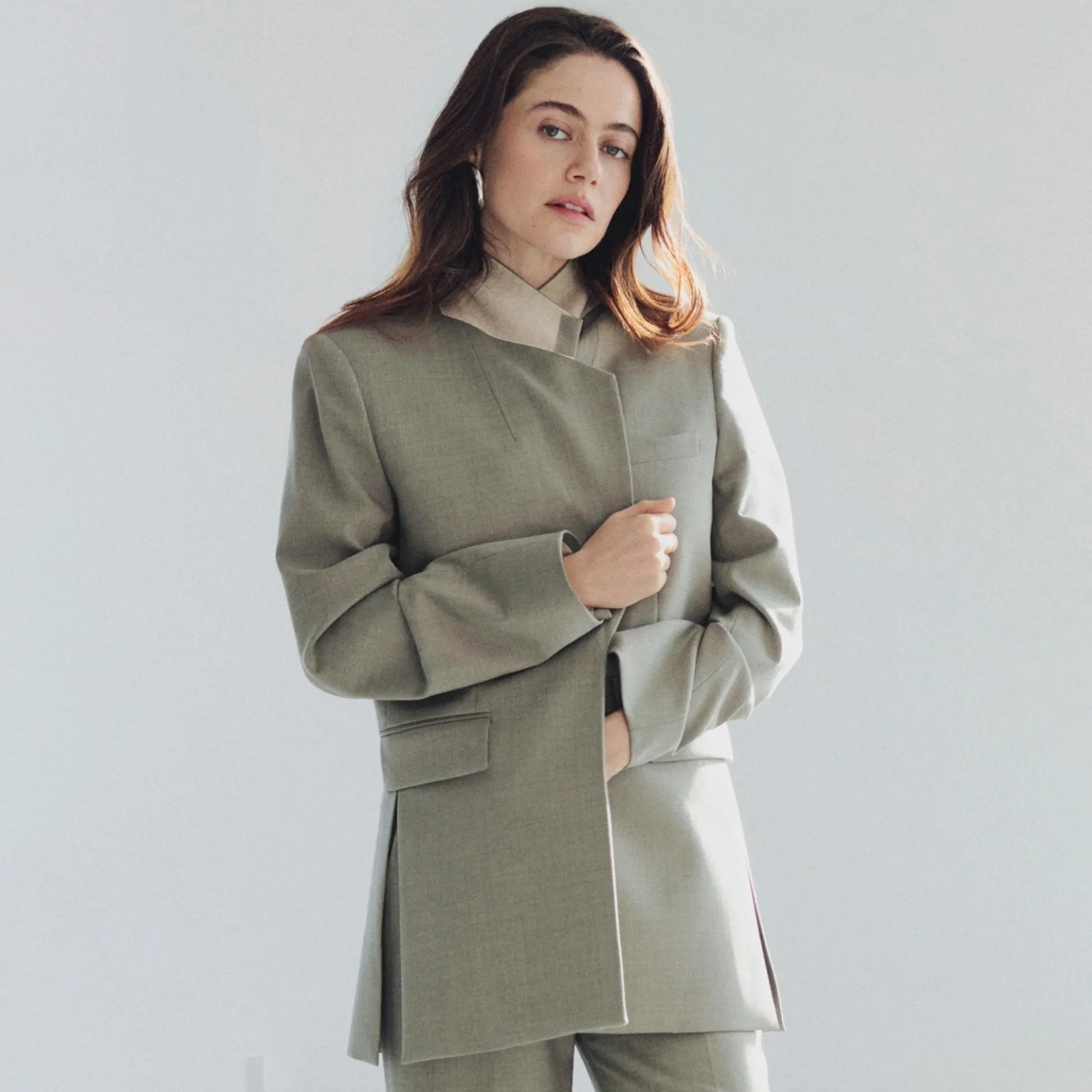 Vented Blazer in Wool Gabardine