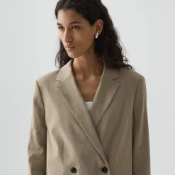 Vented Double-Breasted Blazer in Good Linen