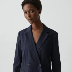 Vented Double-Breasted Blazer in Good Linen
