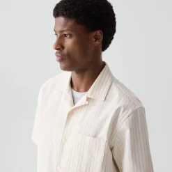 Weekend Short-Sleeve Shirt in Textured Cotton