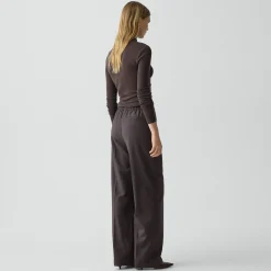 Wide-Leg Pull-On Pant in Sleek Flannel