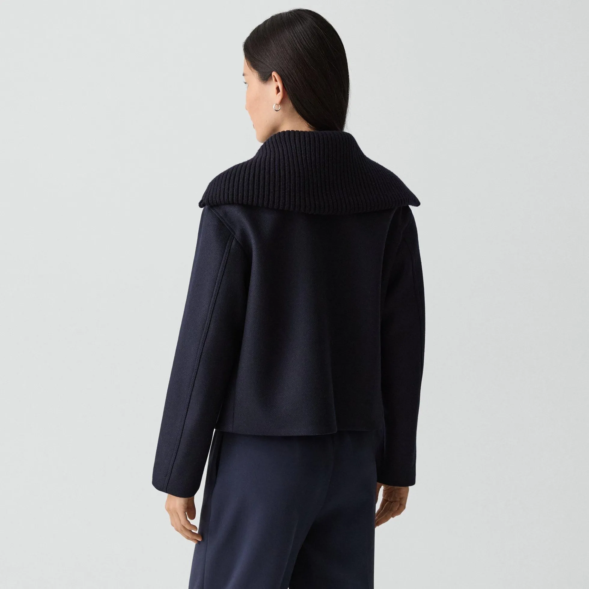 Wing Collar Jacket in Circle Wool