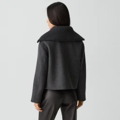 Wing Collar Jacket in Circle Wool